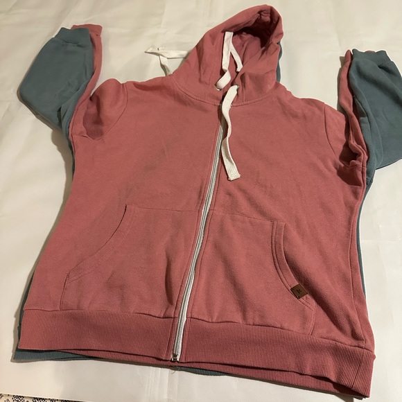 SET OFF TWO DOUBLEJU WOMEN’S HOODED SWEATSHIRT SIZE L COLOR BLUE AND PINK - Picture 2 of 16